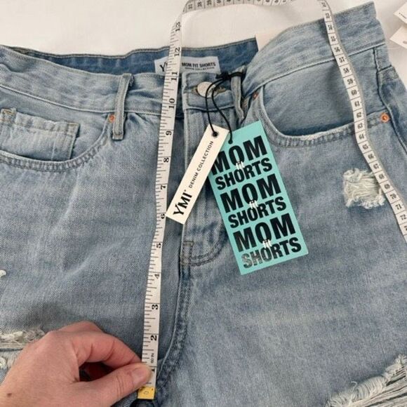 NWT YMI Jeans Women's Distressed High Rise Mom Shorts Blue Light Wash Size 7/28 - Picture 5 of 9